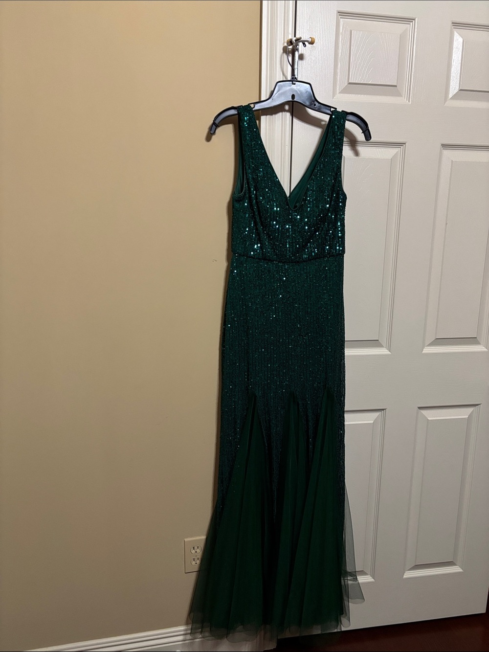 Ever Pretty Emerald Green Sequin V-Neck Prom Gown